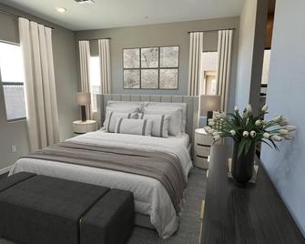 Spacious 4-bedroom house with Strip Views 20 Minutes from Strip - Las Vegas
