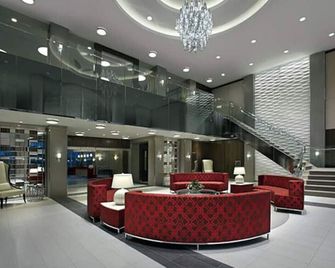 Newly Renovated beautiful stylish quiet condo - Vaughan - Lobby