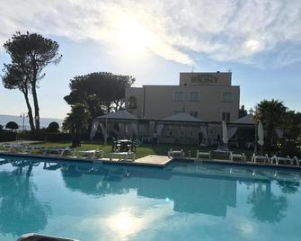 Hotel Holiday Sul Lago - Bolsena - Piscina