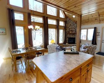 Minnestay Lakefront Hideaway - Litchfield - Comedor