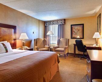 Holiday Inn Calgary-Airport - Calgary - Bedroom