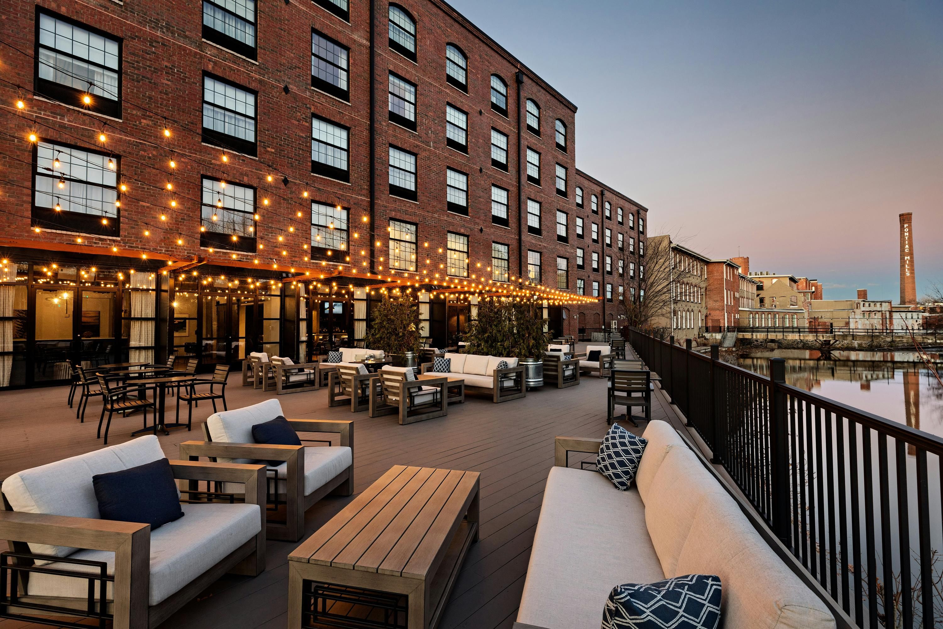 The LOOM Hotel, Tapestry Collection by Hilton - Warwick - Patio