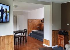 Open plan studio, kitchenette, en-suite bathroom - Moina - Living room