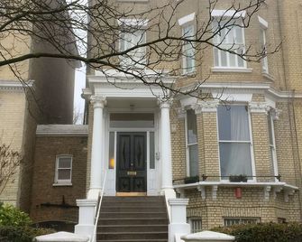 The Studio - Heart Of Primrose Hill - London - Building