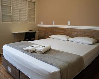 Hotel Nixon - Itaí - Bedroom