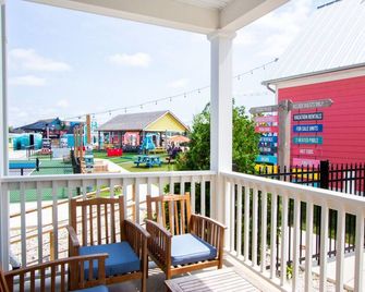 767 PH · Paradise Palms - 3 Bed/3.5 Bath Penthouse w/ Amazing Views! - Celina - Balcony