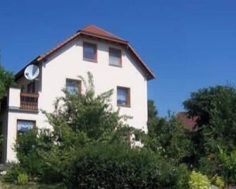 Vacation apartment with large eat-in kitchen - Dresde - Edificio