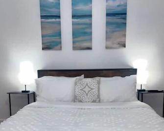 Cozy 2 Bedroom Apartment (Near Atl Intl Airport) - Forest Park - Bedroom