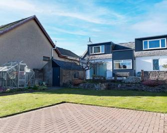 The Albatross - Carnoustie - Building