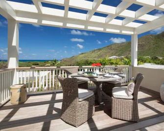 2 Villas @ Windswept Residences - Frigate Bay - Ban công