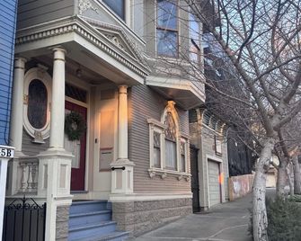 Private Studio in an Edwardian Town Home - San Francisco
