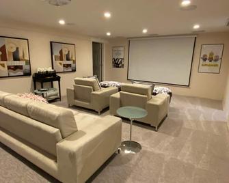 Broadmoor-Pool Mountain Theater Rm 4 Bedroom 3 Bath Str-25-0550 - Colorado Springs - Lounge