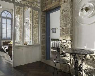 Akotika Boutique - Akko - Essbereich