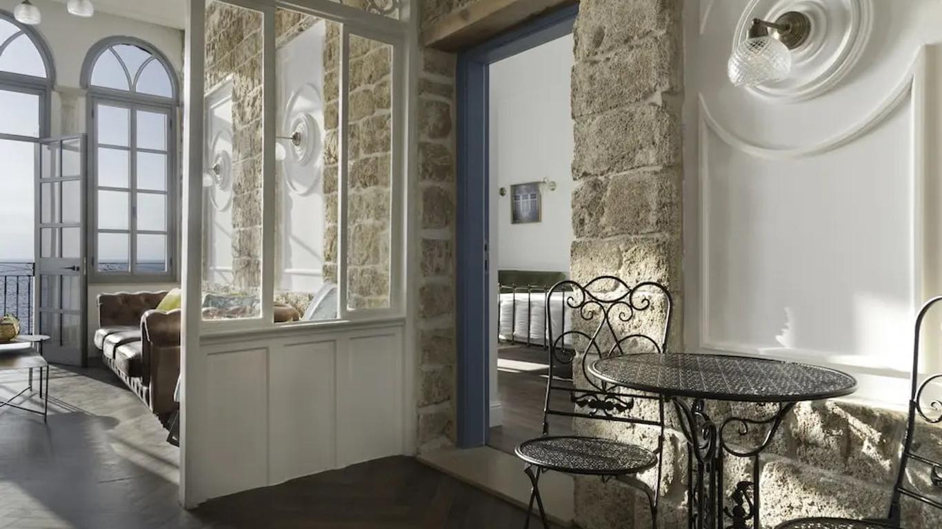 Akotika Boutique