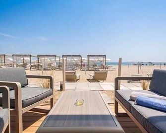 Terme Beach Resort - ראבנה - מרפסת