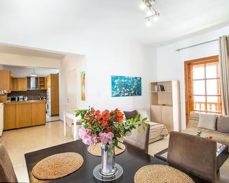 Penelope Downtown - Skiathos - Living room