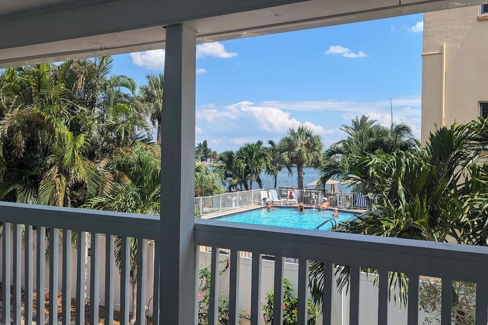 لوريلي ريزورت موتل - تريجر أيلاند - شرفة