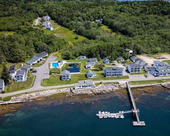 Bluebird Ocean Point Inn - East Boothbay - Outdoor view