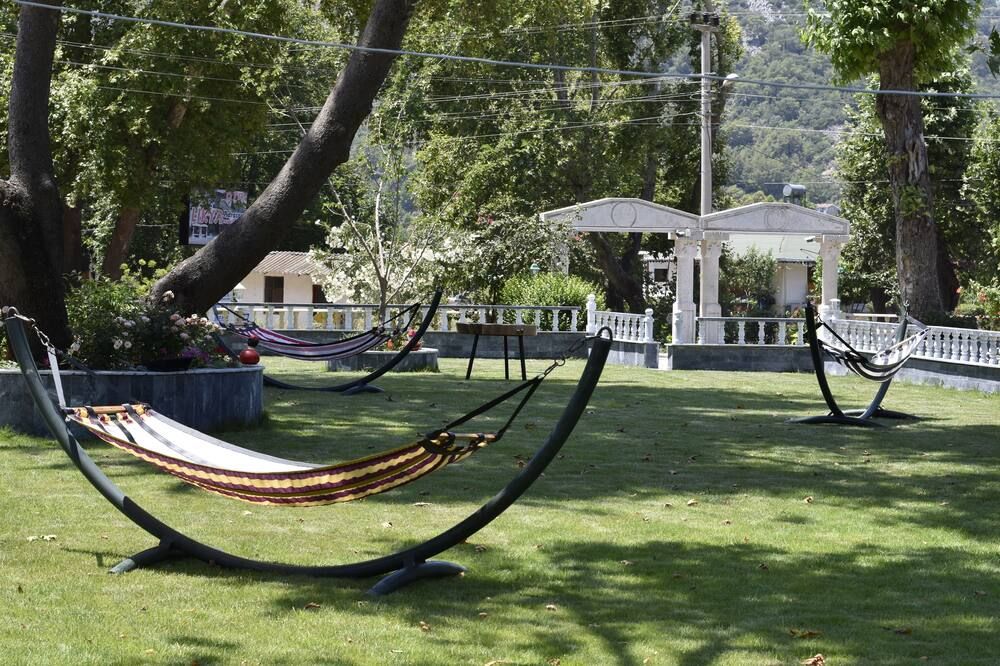 ليكيا أدراسان