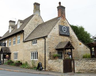 The Dashwood Hotel & Restaurant - Kidlington - Gebouw