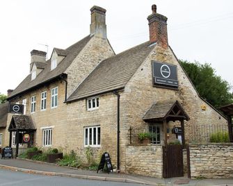 The Dashwood Hotel & Restaurant - Kidlington - Будівля