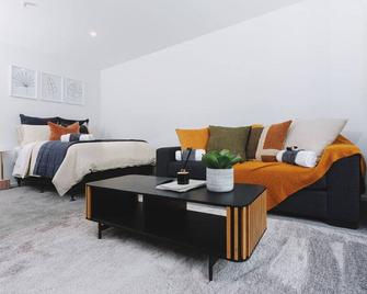 1 bed Central City Deluxe w/carpark - Christchurch - Sala de estar