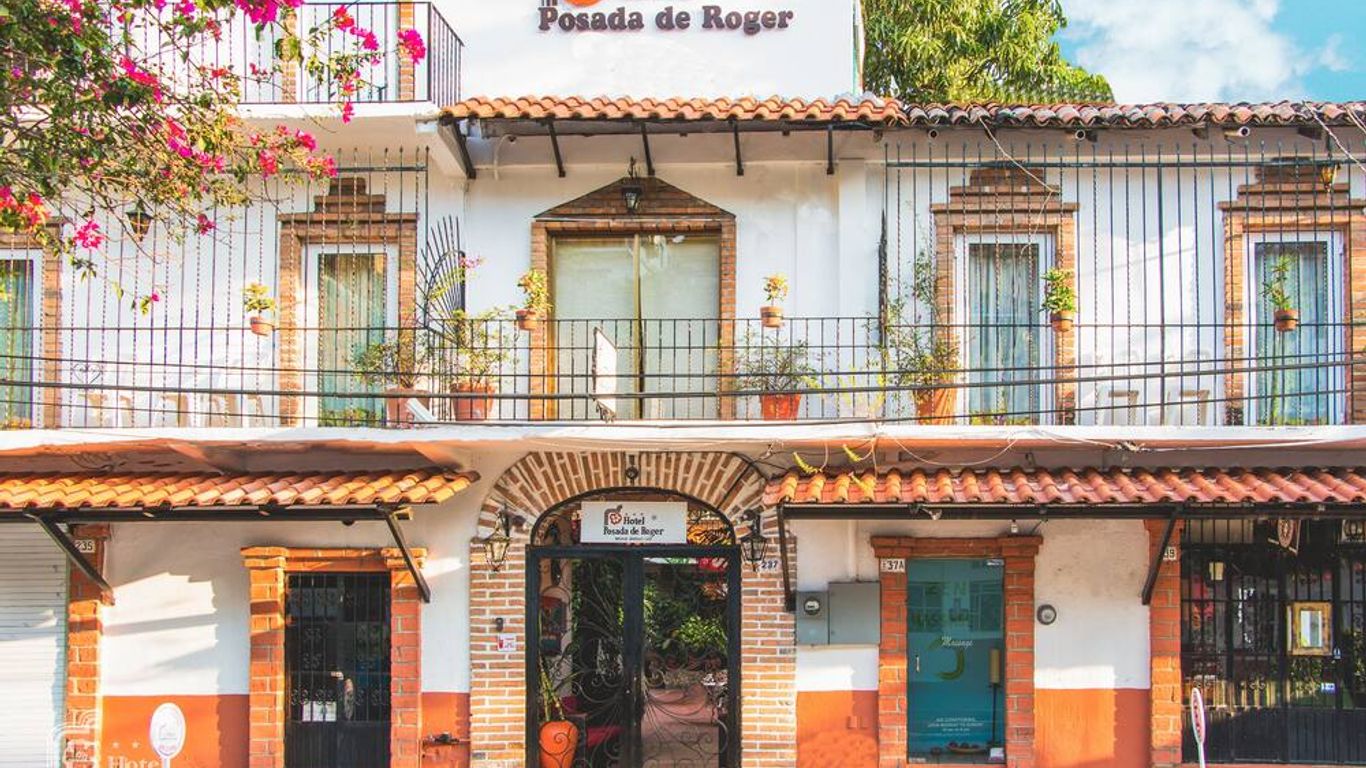 Hotel Posada De Roger - Near Los Muertos Beach