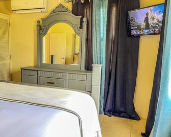 Jamaican life Rental Home - Montego Bay - Camera da letto