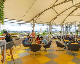 The Hosteller Bangalore, Brigade Road - Bangalore - Restaurante