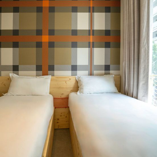 easyHotel Marseille Euromed image 1