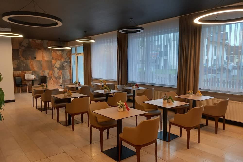 Hotel Hafez - באד זלצופלן - מסעדה