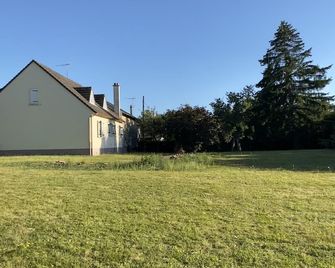 Spacieuse Maison Dans Un Parc Privee - Vareilles - Outdoors view