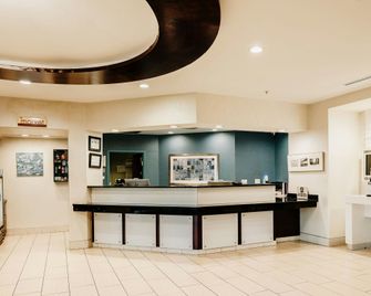 The Beacon Charlotte Airport by IHG - Charlotte - Front desk