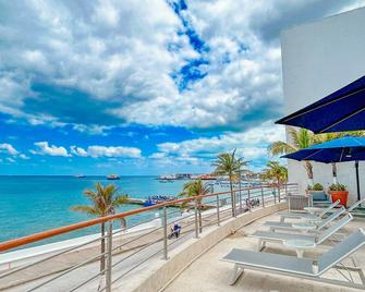 Casa Mexicana Cozumel - קוזומל - מרפסת