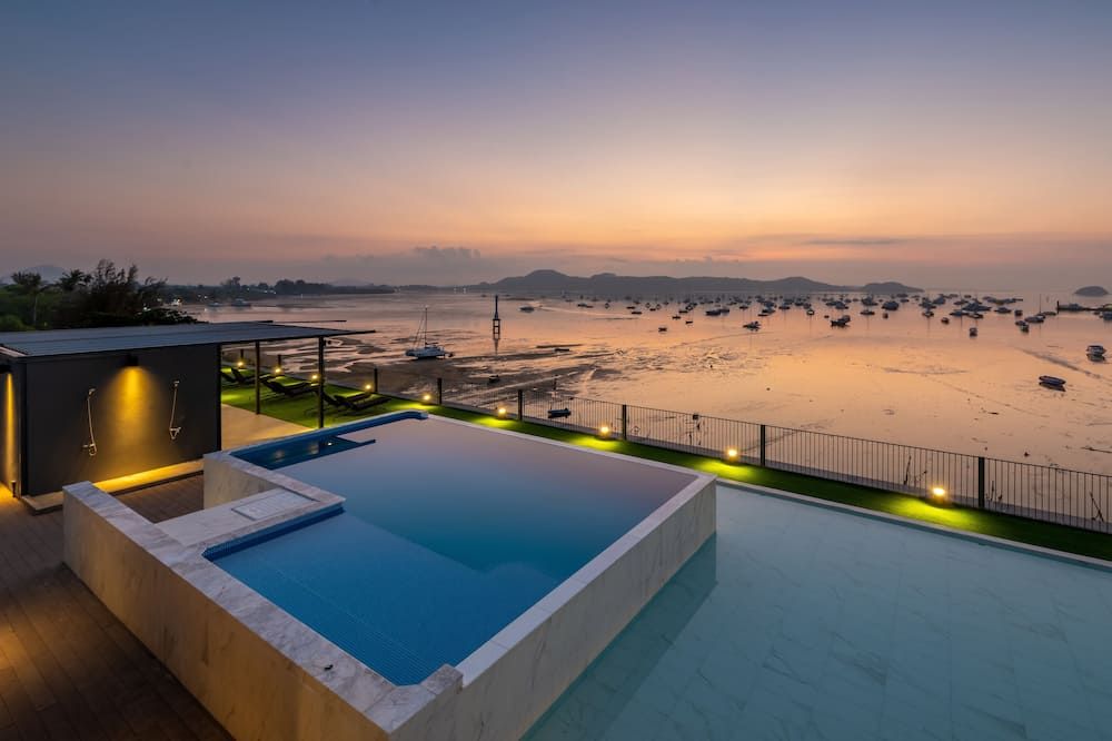 آرش 9 فوكيت بيتش فرونت - بوكيت تاون - حوض السباحة