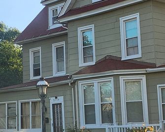 Enjoyable 1-bedroom apartment with AC in vibrant Baltimore - Baltimore - Building