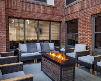 Four Points by Sheraton Greensboro Airport - Greensboro - Veranda