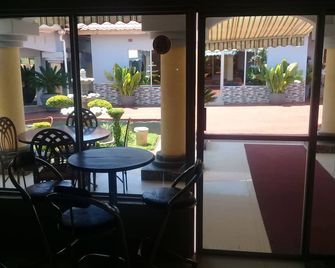 Kakwele Lodge & Tours - Lusaka - Patio