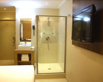Essenwood Park Hotel - Durban - Bathroom