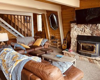 Welcome to Melissa’s Mountain Meadow! - Chester - Sala de estar