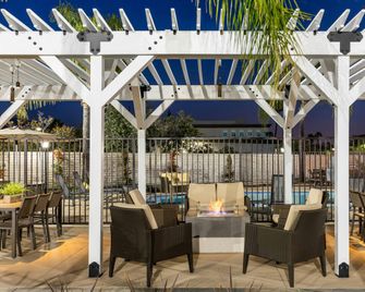 Residence Inn by Marriott Pasadena Arcadia - Arcadia - Patio