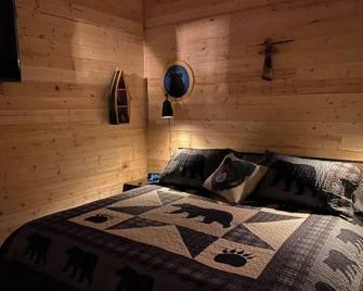The Bear’s Denbr1 bedroom 1 bathroombrSleeps 4 - Clayton - Ložnice