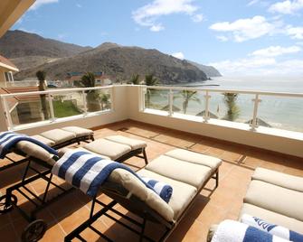 Oceanic Khorfakkan Resort & Spa - Khor Fakkan - Balcón