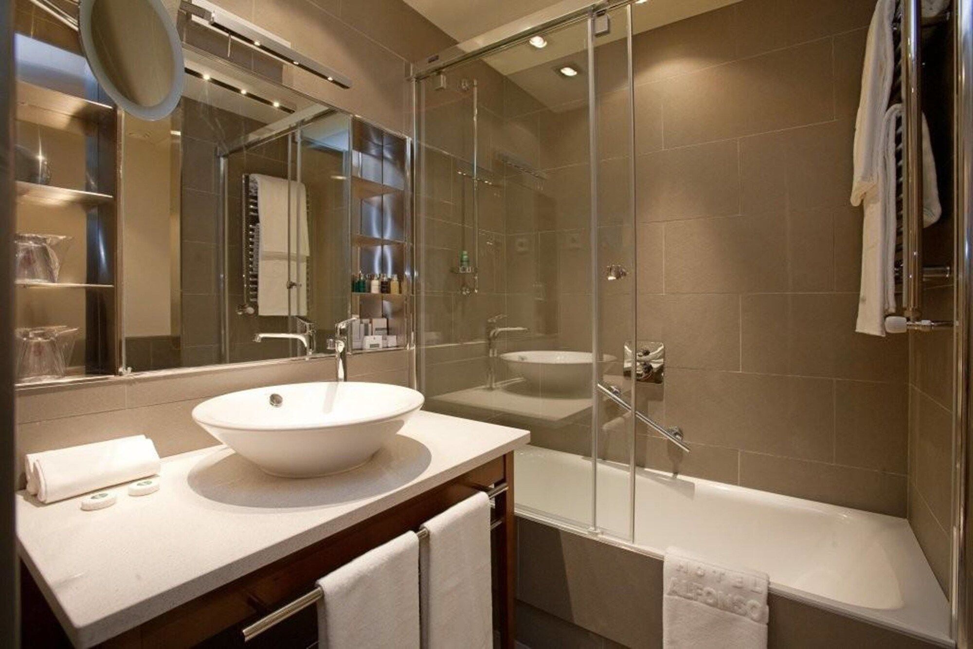 Hotel Alfonso - זראגוזה - חדר רחצה