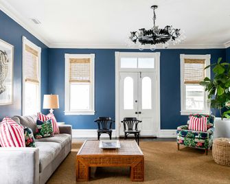 The Red Cottage - Cape May - Living room