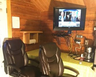 Alaska Log Cabins on the Pond - North Pole - Centro de negocios