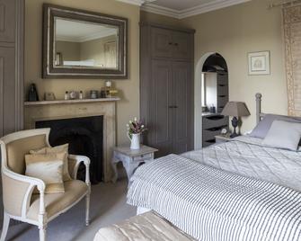 Roundhill Farmhouse - Bath - Bedroom