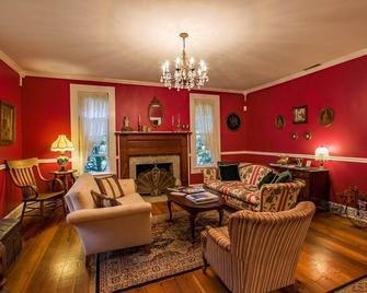 Buffalo Tavern Bed and Breakfast, President's Suite - West Jefferson - Lounge