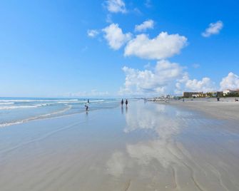 Cozy Canaveral Beach Condo! Next To Nasa Launch Site - Cape Canaveral - Beach