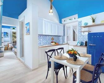 Sorrento Realty Holidays - Blu Dream - Massa Lubrense - Dining room